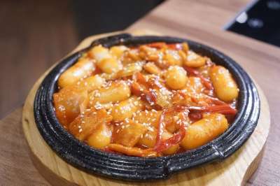 烹饪 妈妈 方便面 食物 午餐 面条 煮熟的 晚餐 筷子 自制