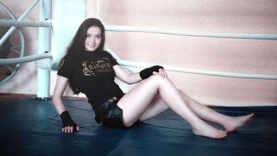 戒指中的女孩 在闪光灯 美丽的 拳击 泰拳 女性 体育 照片