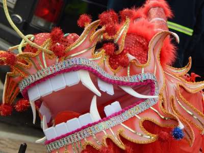 中国新的一年 节日 传统的 红色的 龙 冬天 象征 喜庆的 庆典