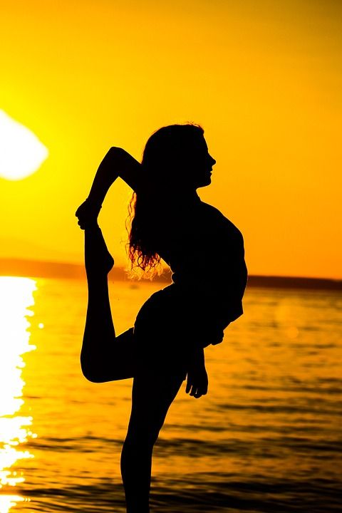 日落 海滩 夏天 自然 天空 户外的 人们 阳光 轮廓 女孩