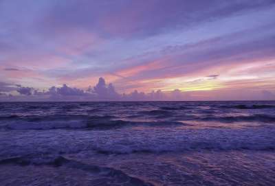 紫色的 粉色的 复活节彩的颜色 海 海洋 海湾 暮 日落 粉彩