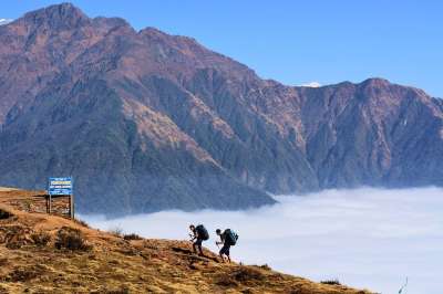 跋涉 山 尼泊尔 徒步旅行者 徒步旅行 远足 人们 冒险 自由
