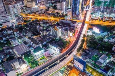 城市景观 城市 路 十字路口 长期接触 夜晚 光 建造