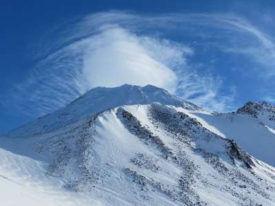 科里亚克火山 堪察加半岛 冬季 白雪皑皑的群山 雪 寒冷的早晨 自然