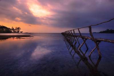 日落 太阳 木桥 码头 海 海滩 岛 黎明 天空 云