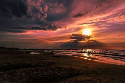 海 日落 天空 云 在晚上 暮光之城 性质 景观 夏天 海岸