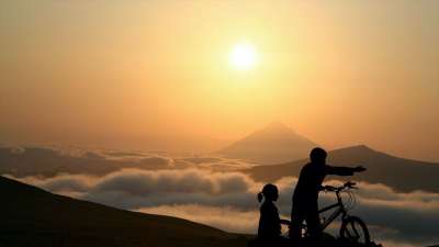 孩子们 丢失的 儿童 孤 只有 孤独 冒险 云 日落 火山