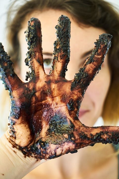 手 巧克力 女子 青年 厨师 食物 蛋糕 弄得脏兮兮的 美丽