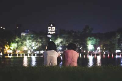 河内 越南 人们 说 母亲 女儿 湖 夜晚 灯 城市 首都