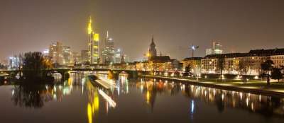 全景 夜拍 法兰克福 的Westhafen 港口 德里 人类发展报告