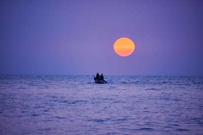 海洋 船 日落 海 黄昏 户外 冒险 旅行