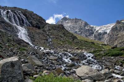 山 阿尔卑斯山 瀑布 河 高度 激流 景观 冰川 徒步旅行