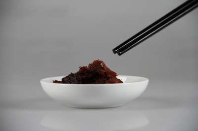 美食 手撕香菇 碟子装