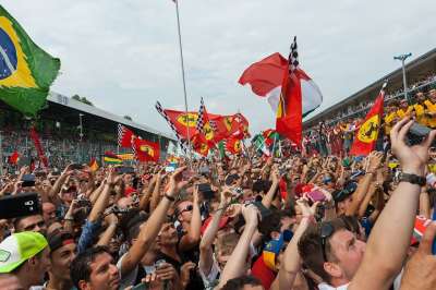 公众 庆祝活动 蒙扎 公式1 人们 讲台 体育 粉丝 F1