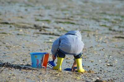 儿童 海滩 马林 家庭 海 孩子们 快乐 夏天 男孩 人们
