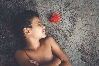 孩子 男孩 街 快乐的 儿童 青少年 肖像 人