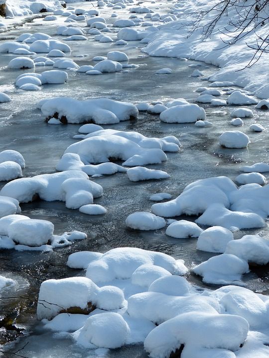 溪 雪 水 冰淇淋 冻结 寒冷的 冬天