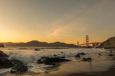 桥 金门大桥 海 海洋 帆船 日落 海滩 最后的曙光