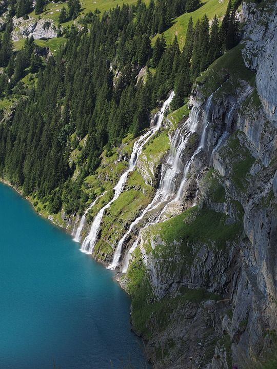 瀑布 湖为本 湖 瑞士 Bergsee 山 景观 户外的 自然