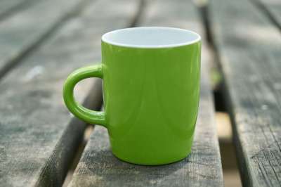 咖啡 绿色 玻璃 杯子 瓷 健康 茶 热的 表 早晨 咖啡因