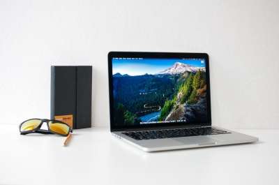 Macbook 网页设计 笔记本 桌面 灵感 学习 工作场所