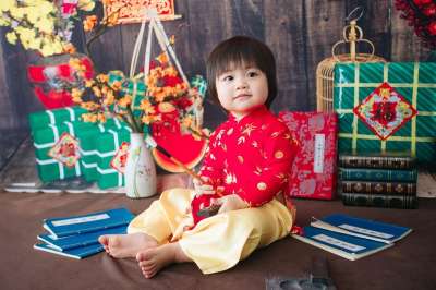 孩子 传统服饰 傲带 年轻 学步的儿童 Tet