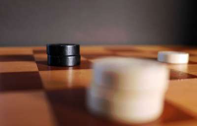女士 棋盘游戏 战略 策略游戏 玩 游戏板 公平的竞争环境 白色的