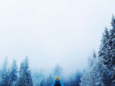人们 男人 家伙 背部 独自的 旅行 冒险 雪 多雾路段 冰