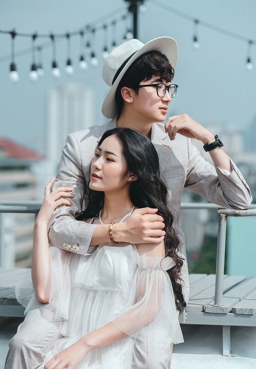 女士 年轻 人们 人 女性 金发 女孩 日期 婚礼 已婚