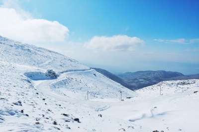 山 雪 云 寒冷的 冬天