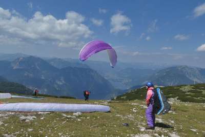 滑翔伞 湖哈尔施塔特 航空体育 运动 奥地利 山 阿尔卑斯山 飞行
