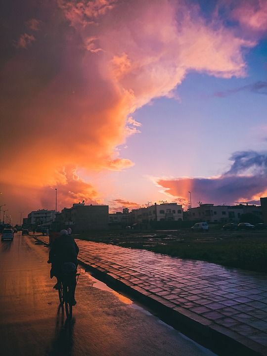 天空 太阳 黄昏 景观 自然 阳光 水 雨 老人 自行车