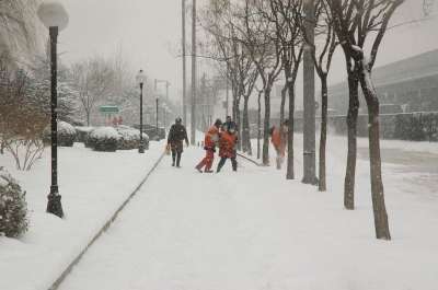 降雪 雪 铲 步行 在职的 冬天 季节 十二月 一月 工人