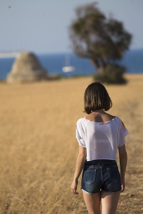 女孩 夏天 女士 放松 音乐 头发 太阳 女性 幸福 海