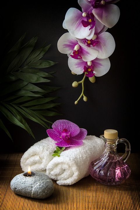 健康 水瓶 毛巾 白色的 滚 蜡烛 光 石头 黑色的 兰花