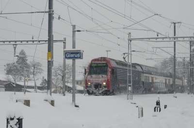 轨 Sbb 火车 冬天 瑞士联邦铁路 冬季景观 雪 Glarus