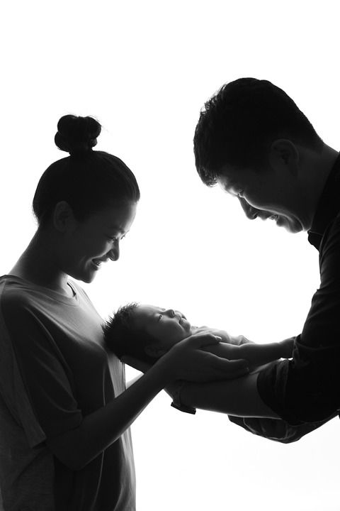 夫妻 婴儿 家庭 父母 母亲 父亲 新出生 幸福 育儿 快乐的