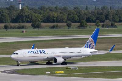 美国联合航空公司 波音公司 架波音767-300 N673Ua 飞机场