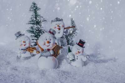 雪人 圣诞贺卡 圣诞节背景 雪花 冬季景观 圣诞颂歌 圣诞节的主题