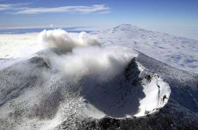 火山口 山 鸟瞰图 天空 云 景观 南极洲 冬天 雪 冰