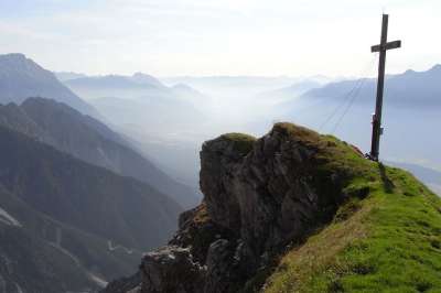 山 顶峰十字架 景观 首脑 多雾路段 自然
