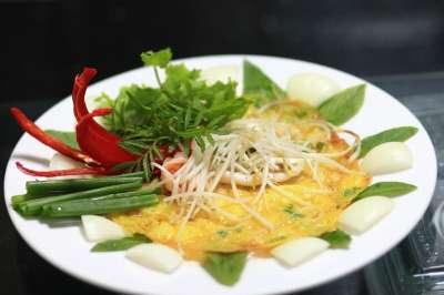 Bánhxèo 食物 盘子 一顿饭 美食 酿米饼 越南菜 配料