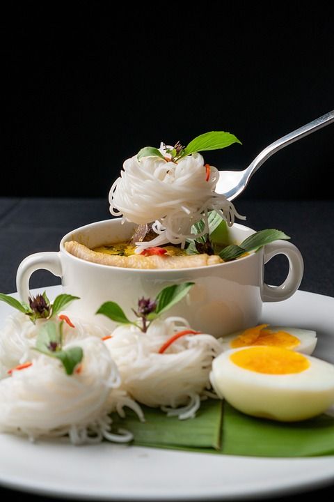 泰国食品 米粉 食物 一顿饭 盘子 美食 健康 可口 辛辣的