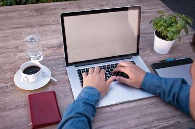 在家办公 程序 程序员 笔记本电脑 Macbook 小样 计算机