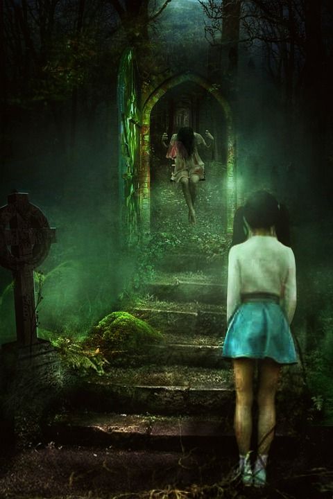 小姑娘 鬼 幻想 神秘 楼梯 门 幽灵般的 摇摆 摇摆的女人
