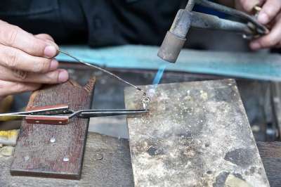 艺术 工艺 首饰 大师 工作 银行 手 手工 工具 工厂