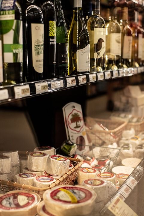 葡萄酒 起司 杂货店 店铺 美味的 开胃菜 美食 棕色的葡萄酒